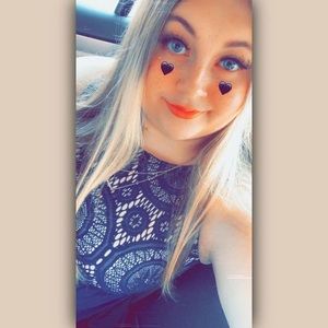 Meet your Posher, Kayla